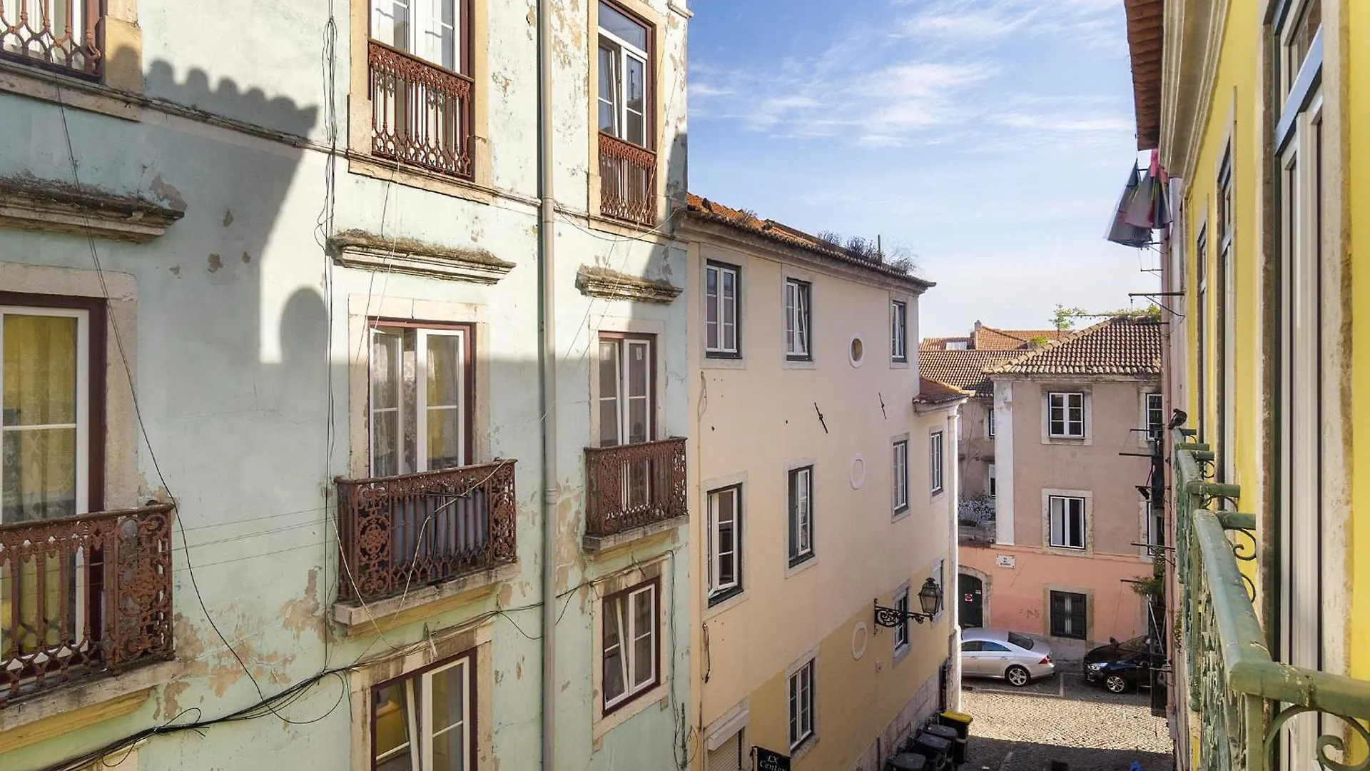 Whome Modern Retreat In Vibrant Bairro Alto Lisboa Portugalsko