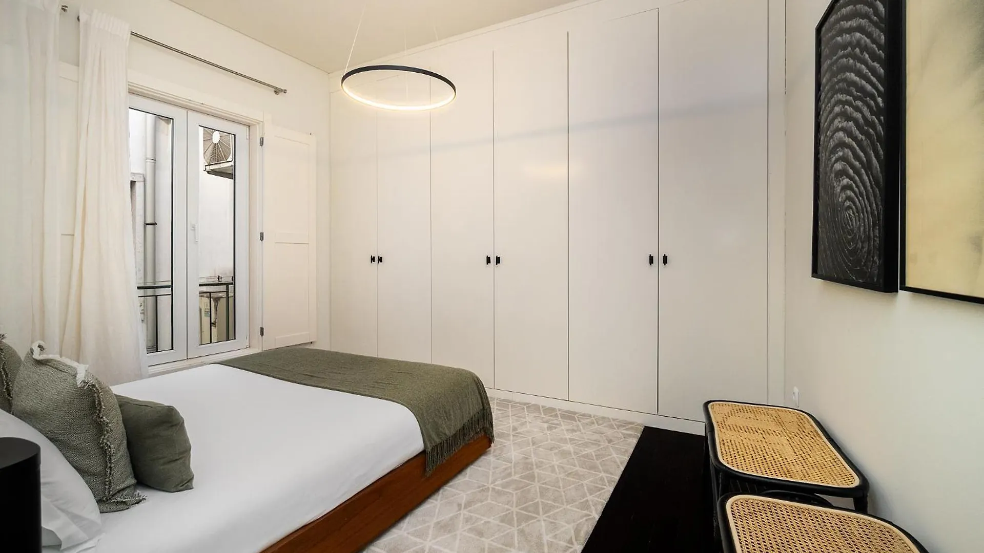 Whome Modern Retreat In Vibrant Bairro Alto Lisboa Apartmán