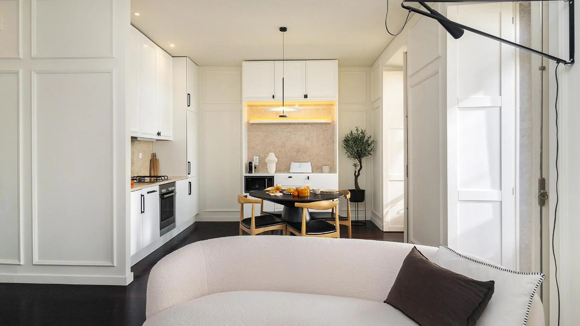 Whome Modern Retreat In Vibrant Bairro Alto Lisboa Apartmán
